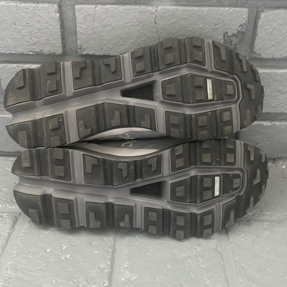 On Cloud vista Trail Running Shoe W8.5 - Picture 6 of 7